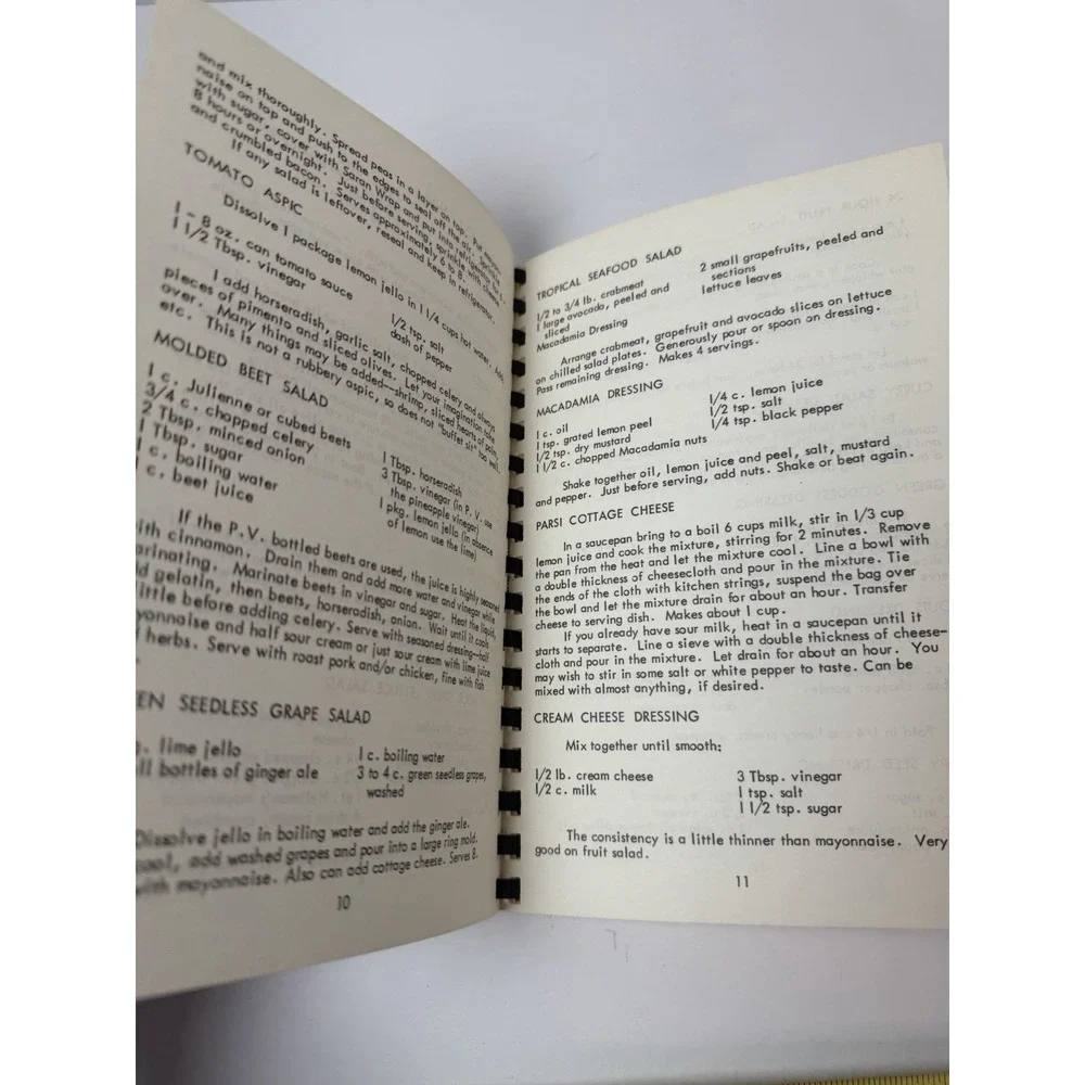 What's Cooking in Puerto Vallarta‎ 1978 spiralbound Jalisco Mexico recipes